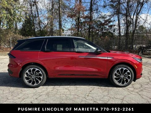 New 2026 Lincoln Nautilus Reserve image 8