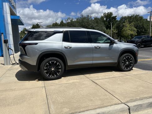 New 2026 Chevrolet Traverse LT w/ Sun and Wheel Package image 12