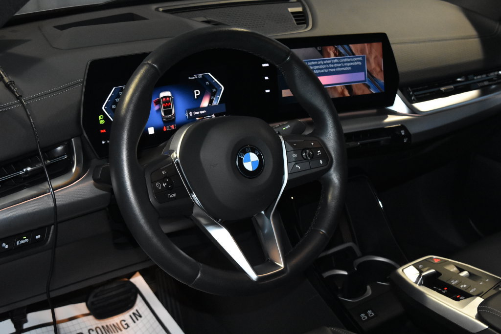 Used 2025 BMW X2 xDrive28i w/ Technology Package AWD/4WD image 2