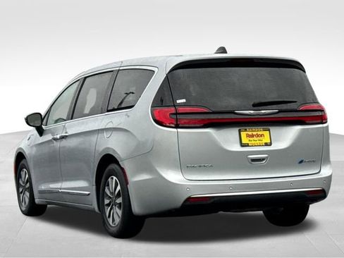 Used 2023 Chrysler Pacifica Limited image 8