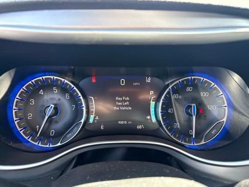 Used 2023 Chrysler Pacifica Touring-L w/ S Appearance Package AWD/4WD image 26