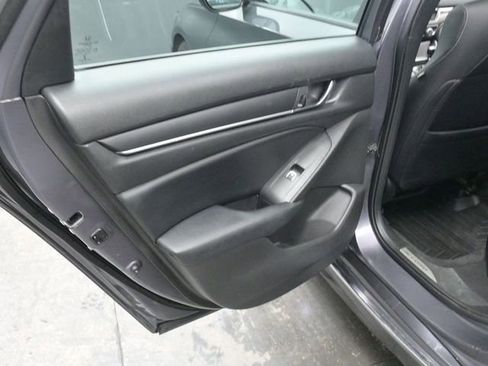Used 2018 Honda Accord Sport image 16