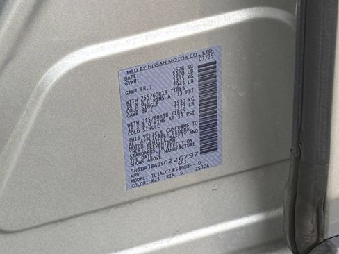 Used 2025 Nissan Pathfinder SV FWD image 32