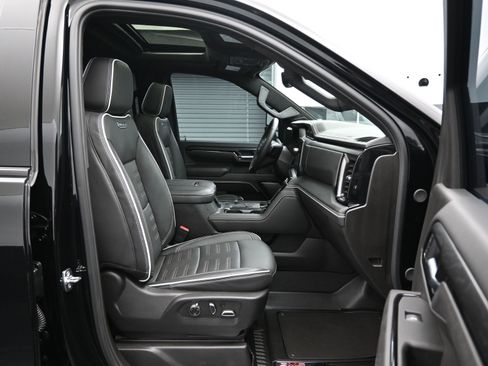 Used 2025 GMC Sierra 2500 AT4X image 12