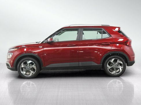 Certified 2024 Hyundai Venue SEL FWD image 2