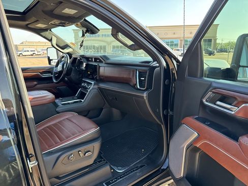 Used 2024 GMC Sierra 3500 Denali Ultimate image 14