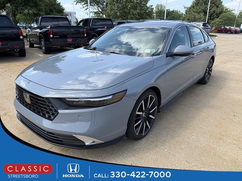Used 2023 Honda Accord Touring image 1