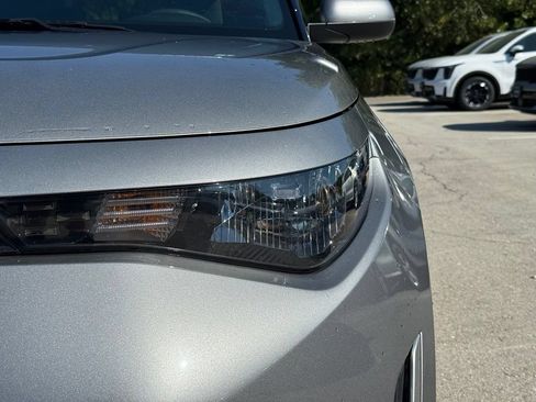 Used 2023 Kia Soul LX w/ Option Group 015 FWD image 3