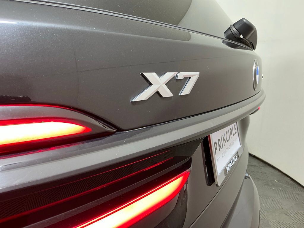 Certified 2024 BMW X7 xDrive40i w/ M Sport Package AWD/4WD image 36