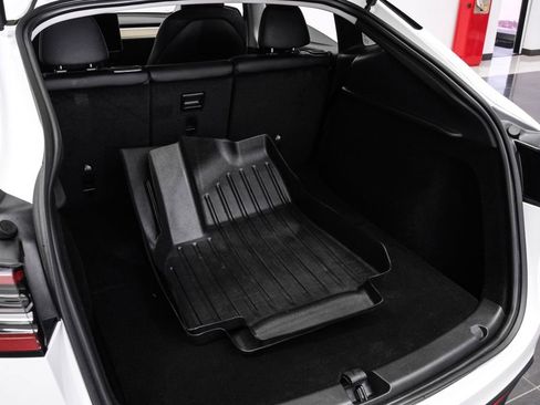 Used 2025 Tesla Model Y Long Range image 55