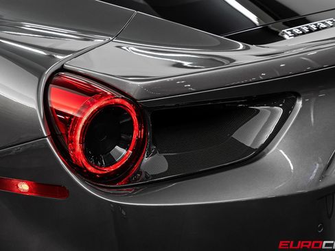 Used 2018 Ferrari 488 GTB RWD image 23