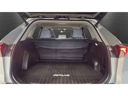 Used 2023 Toyota RAV4 XLE Premium image 28