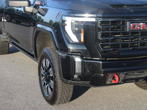 Used 2024 GMC Sierra 2500 AT4 w/ AT4 Premium Plus Package AWD/4WD image 9