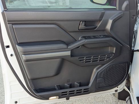 Used 2024 Toyota Tacoma image 11