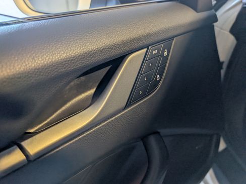 Used 2025 Porsche 911 Carrera image 32