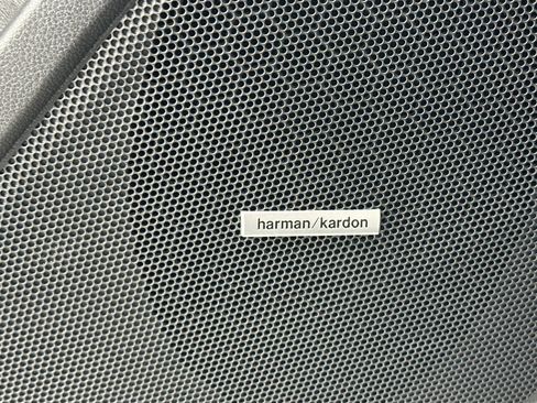 Used 2022 Subaru Forester Touring image 19