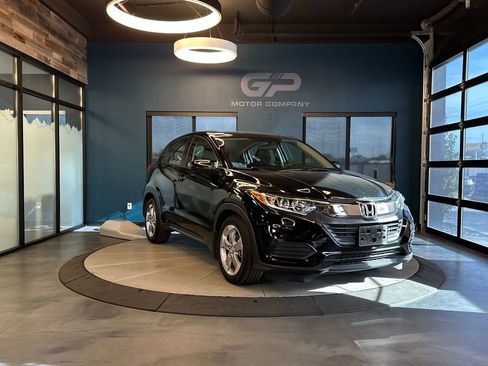 Used 2022 Honda HR-V LX image 1