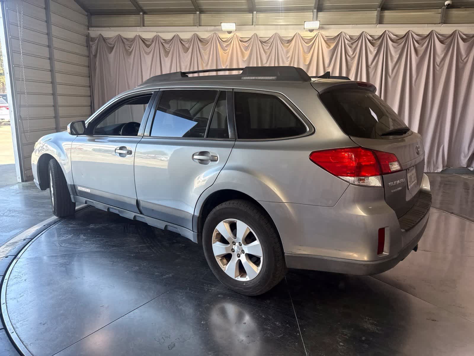 Used 2011 Subaru Outback 2.5i Limited w/ PWR Moonroof Pkg AWD/4WD image 7