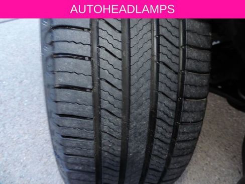 Used 2025 Chevrolet Trax LT w/ LT Convenience Package image 12