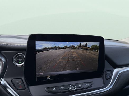 Used 2025 Chevrolet Blazer LT FWD image 25