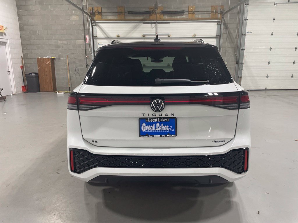New 2026 Volkswagen Tiguan SE R-Line AWD/4WD image 4