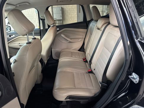 Used 2019 Ford Escape Titanium image 30