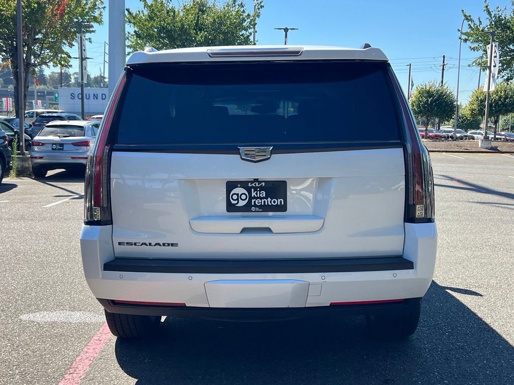 Used 2016 Cadillac Escalade Platinum AWD/4WD image 8