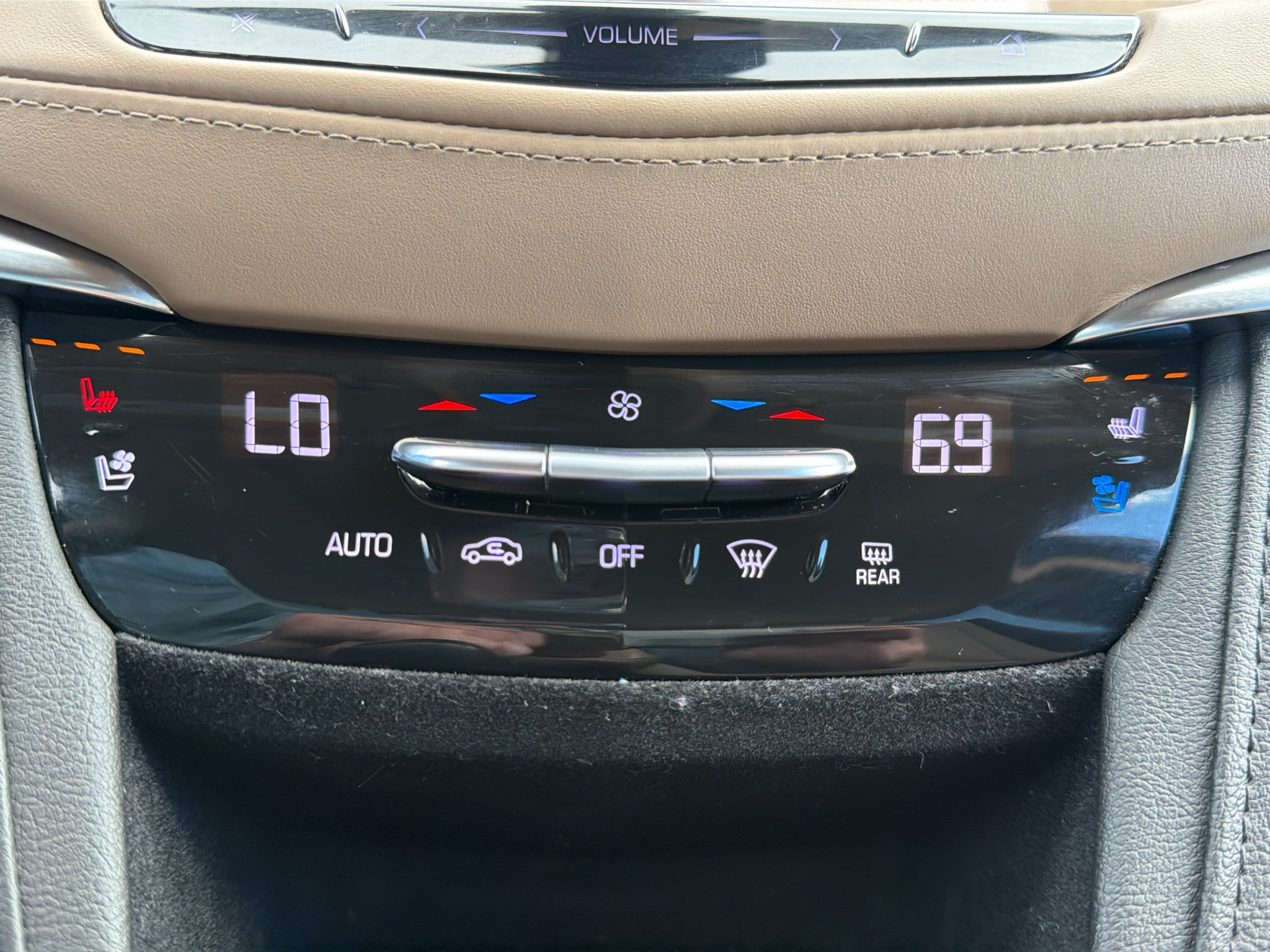 Used 2019 Cadillac XT5 Platinum AWD/4WD image 29