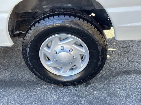 Used 2014 Ford E-350 and Econoline 350 XLT image 7