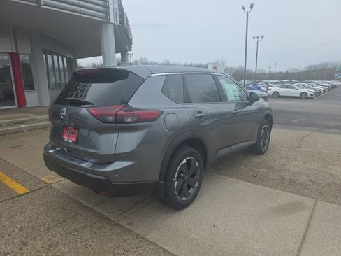 New 2025 Nissan Rogue SV image 4