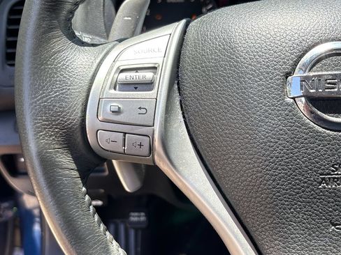 Used 2017 Nissan Altima 2.5 SR FWD image 18
