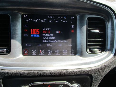 Used 2017 Dodge Charger R/T RWD image 17
