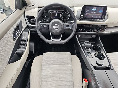 Used 2021 Nissan Rogue SV image 12