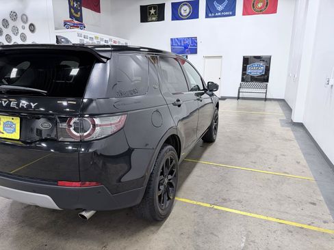 Used 2017 Land Rover Discovery Sport HSE AWD/4WD image 22