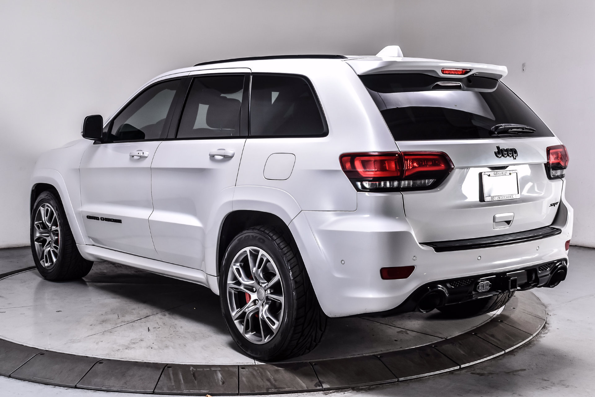 Used 2019 Jeep Grand Cherokee SRT w/ Trailer Tow Group IV AWD/4WD image 4