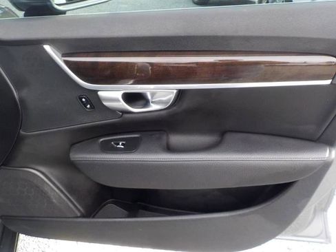 Used 2018 Volvo S90 T5 Momentum image 27