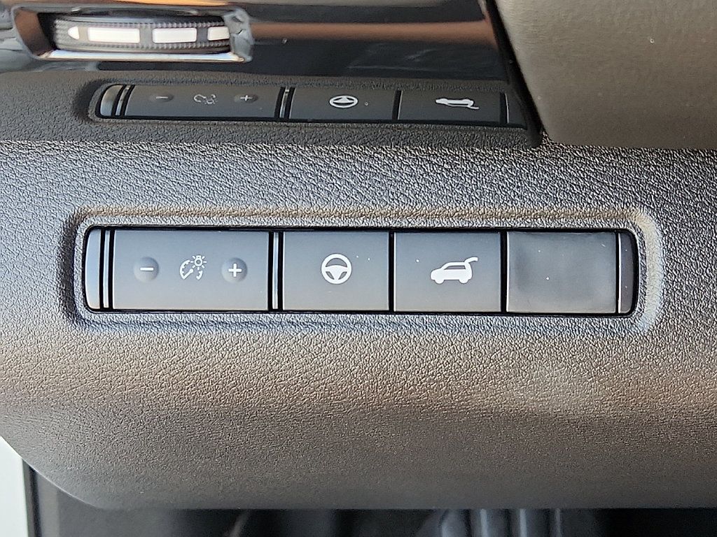 Used 2023 Nissan Pathfinder SV w/ SV Premium Package AWD/4WD image 25