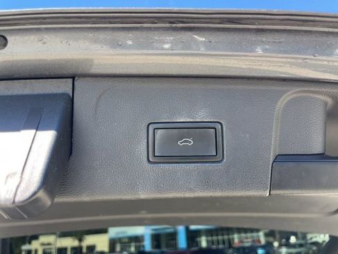 Used 2021 Volkswagen Atlas SEL R-Line image 7