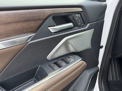 New 2026 GMC Acadia Denali Ultimate AWD/4WD image 13