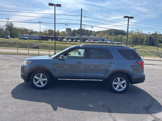 Used 2018 Ford Explorer XLT w/ Equipment Group 202A FWD image 5