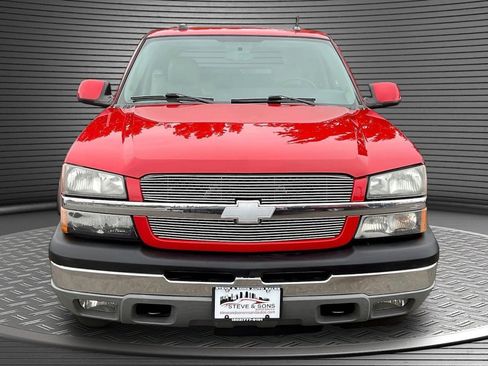 Used 2005 Chevrolet Avalanche Z71 w/ Sun And Sound Package AWD/4WD image 2