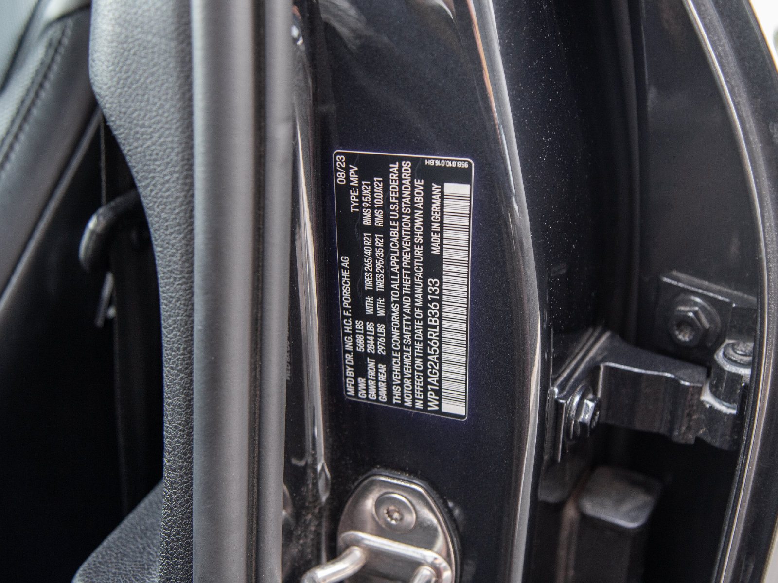 Certified 2024 Porsche Macan S AWD/4WD image 29