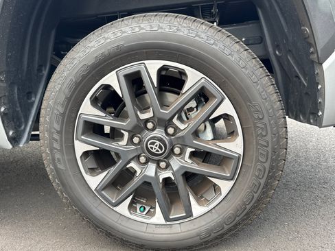 Used 2026 Toyota Tundra Limited AWD/4WD image 22