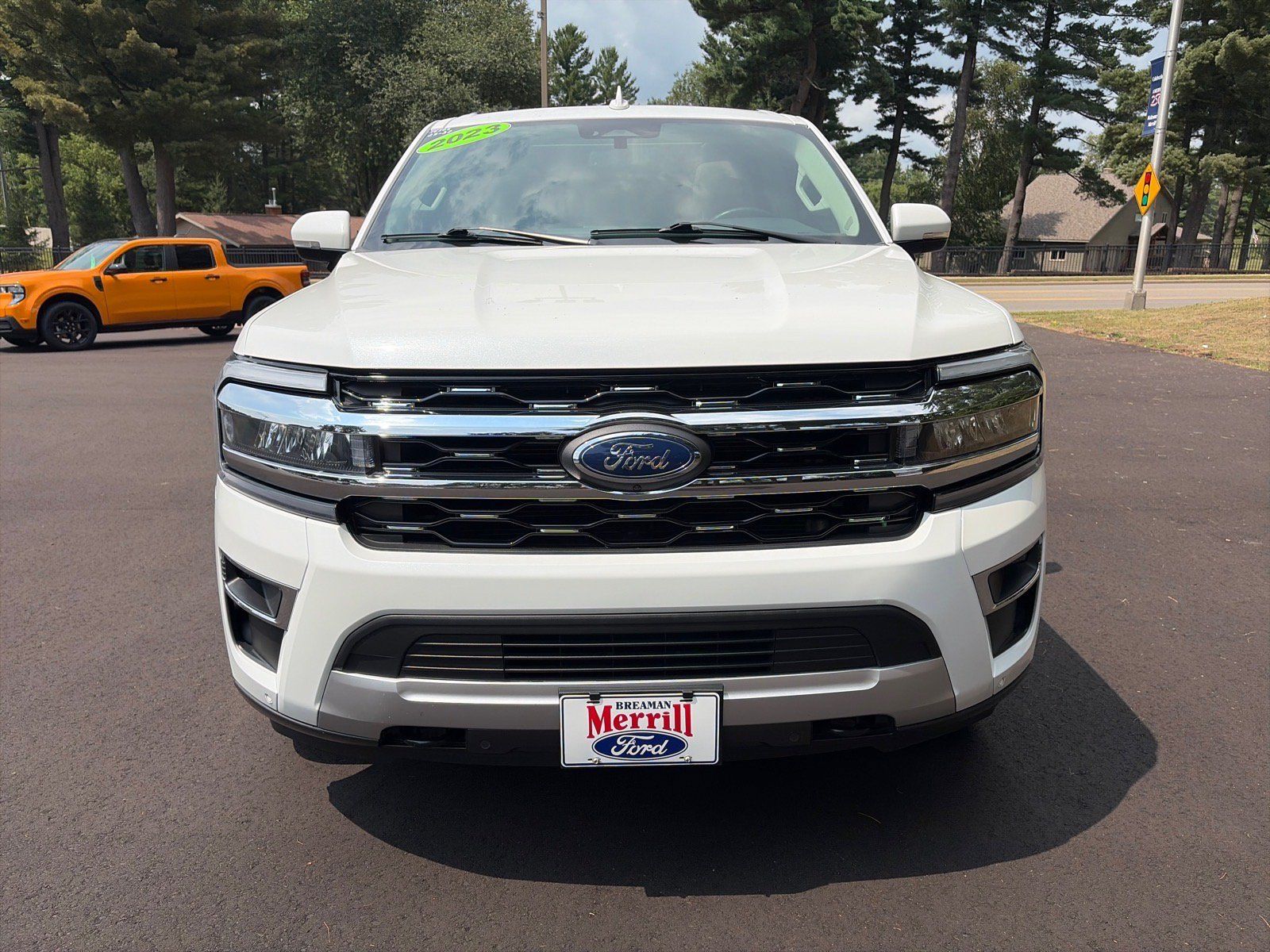 Used 2023 Ford Expedition Limited AWD/4WD image 2