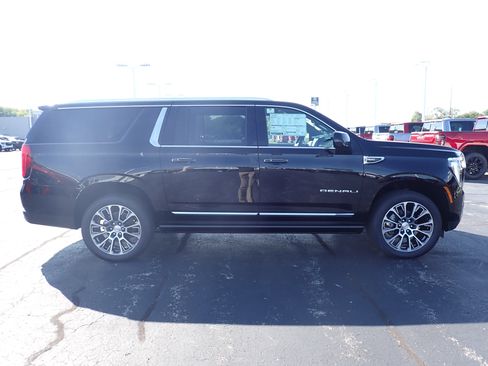 New 2026 GMC Yukon XL Denali w/ Sun & Power Step Package image 11