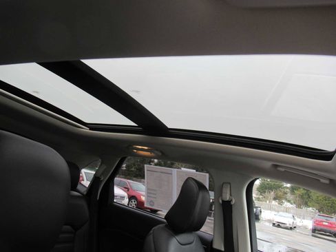 Used 2022 Ford Edge SEL w/ Convenience Package image 14