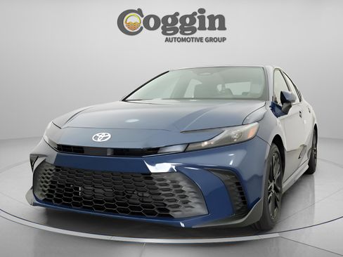 Used 2026 Toyota Camry SE FWD image 31