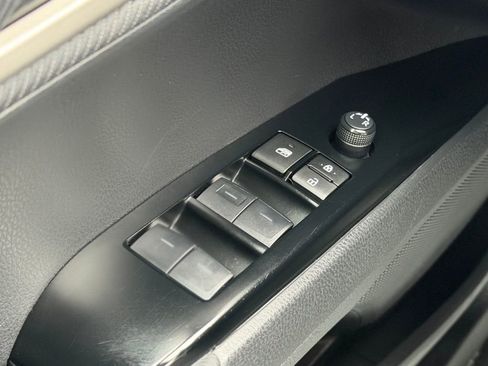 Used 2025 Toyota Camry SE image 23