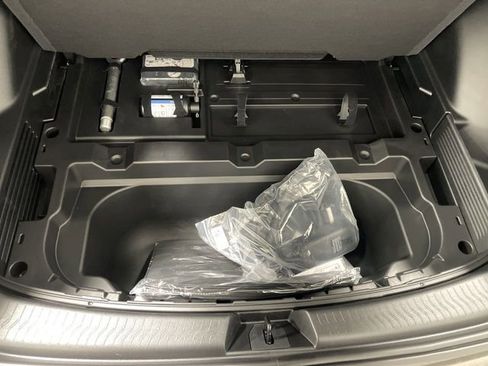 New 2026 Chevrolet Equinox EV LT image 26