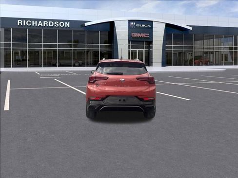 Used 2024 Buick Encore GX Sport Touring image 4